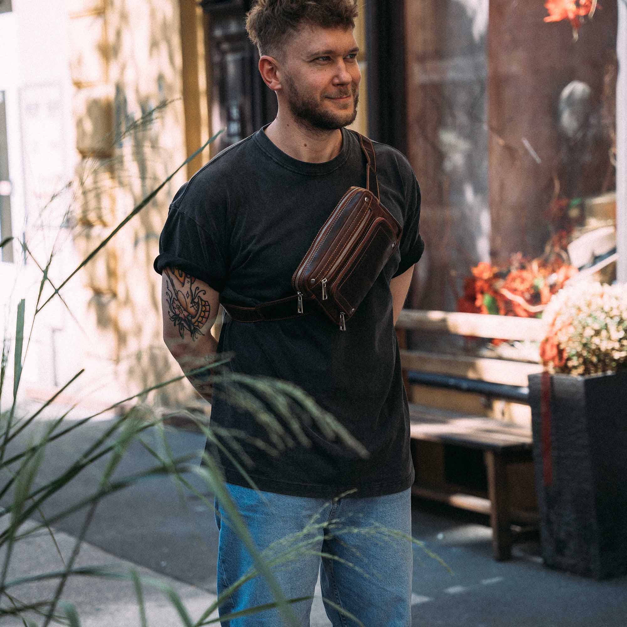 Leather kidney bag Valmio ST12