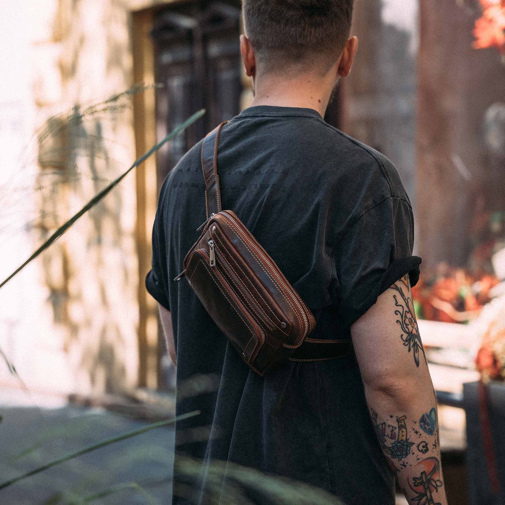 Leather kidney bag Valmio ST12