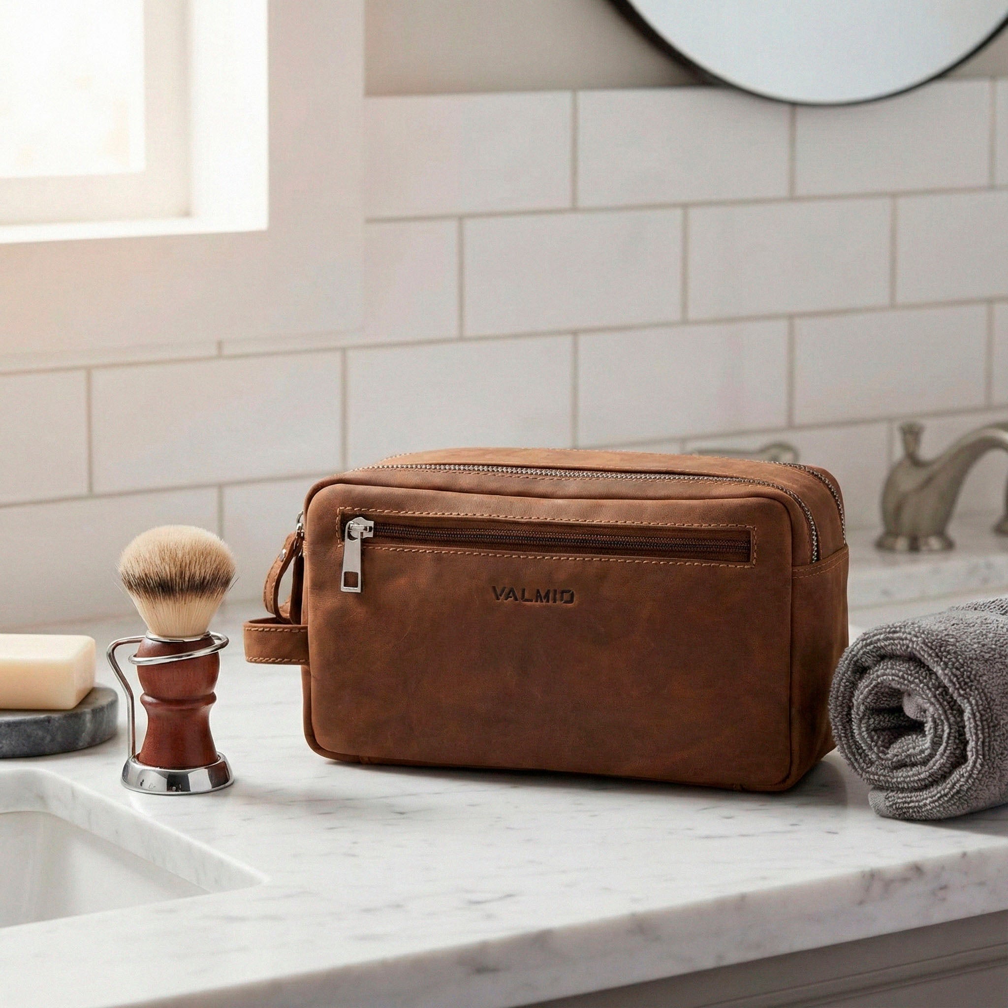 Brown leather cosmetic bag Valmio Trip-1053