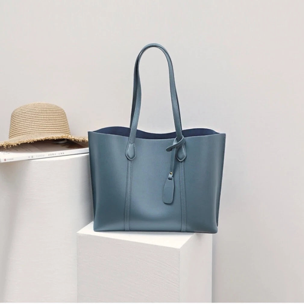 Valmio Nivora leather women's handbag - light blue