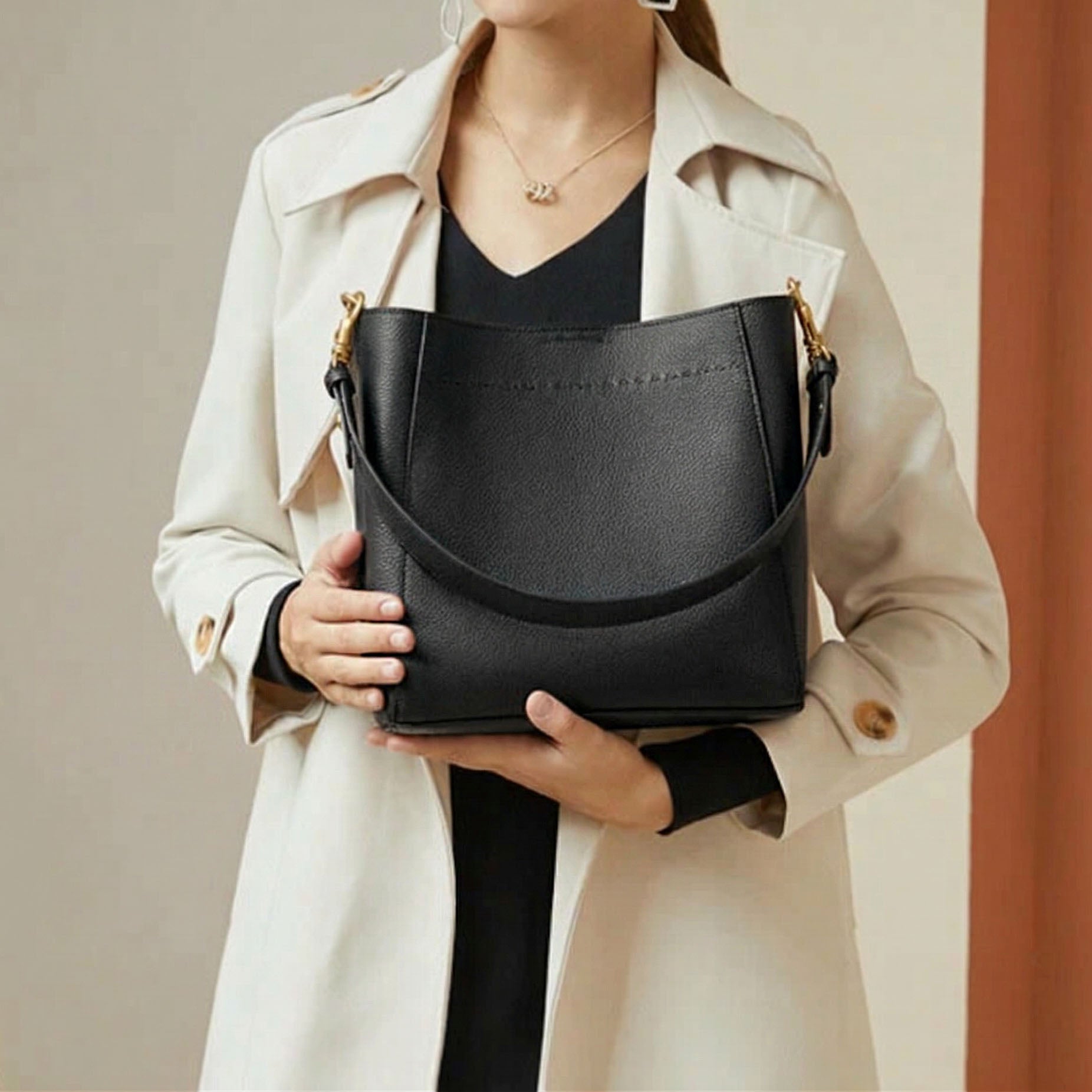 Valmio Galina Leather Women's Bag - Black