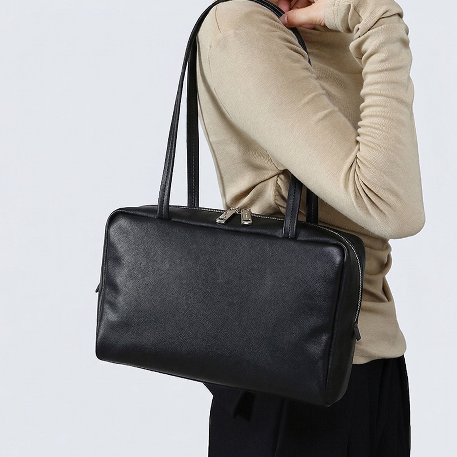 Valmio Kirana leather women's handbag - black
