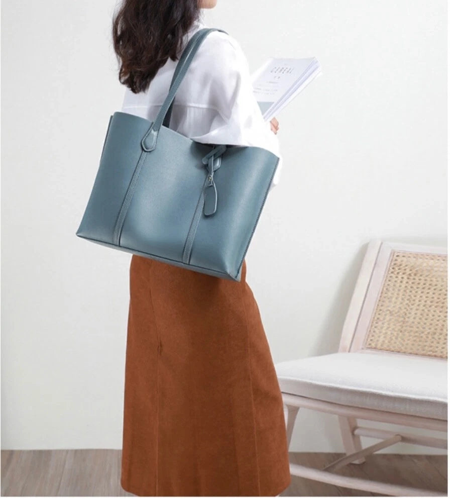 Valmio Nivora leather women's handbag - light blue
